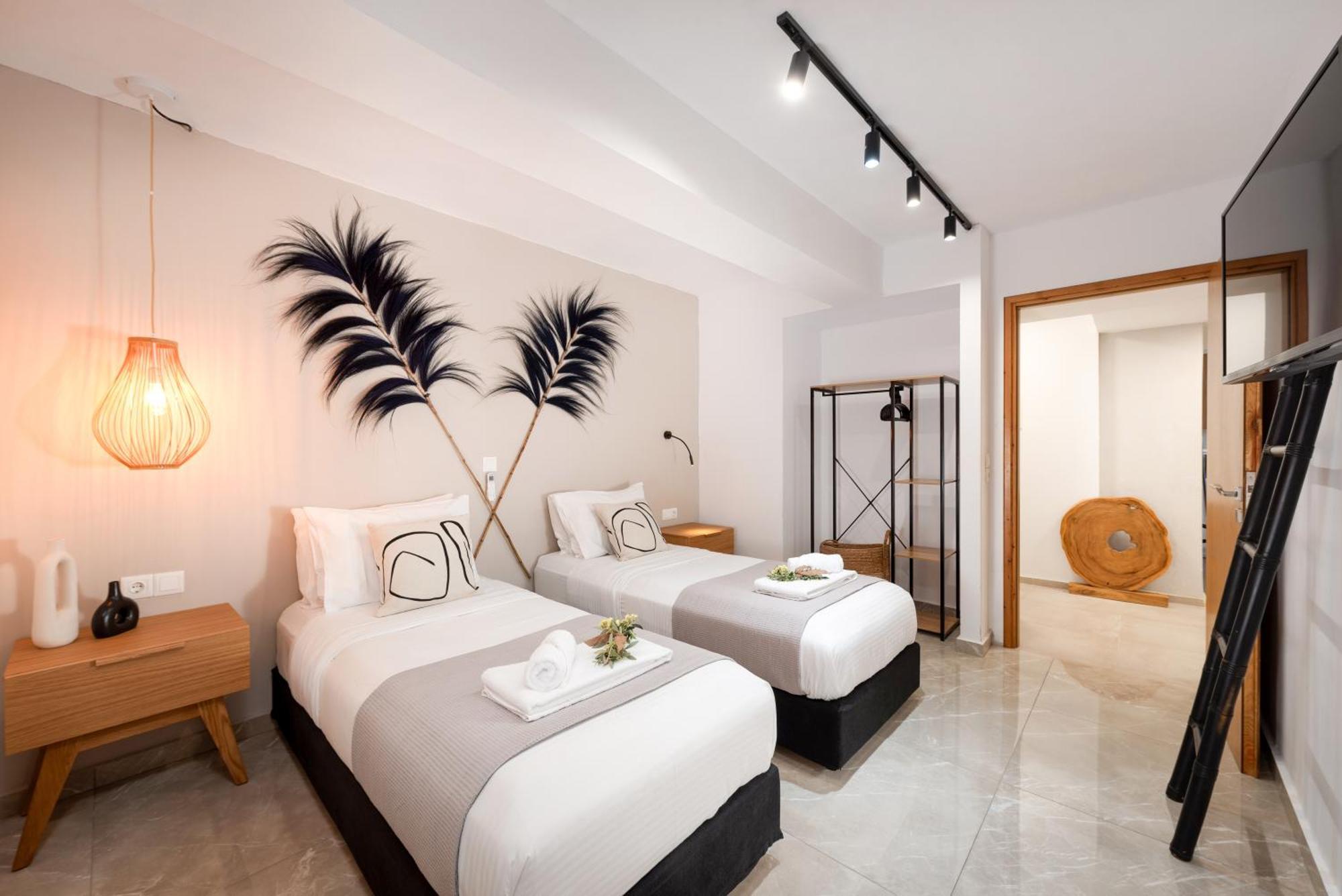Hypnosis Beachside Villa With Private Heated Pool เยโอริยิอูโปลิส ภายนอก รูปภาพ