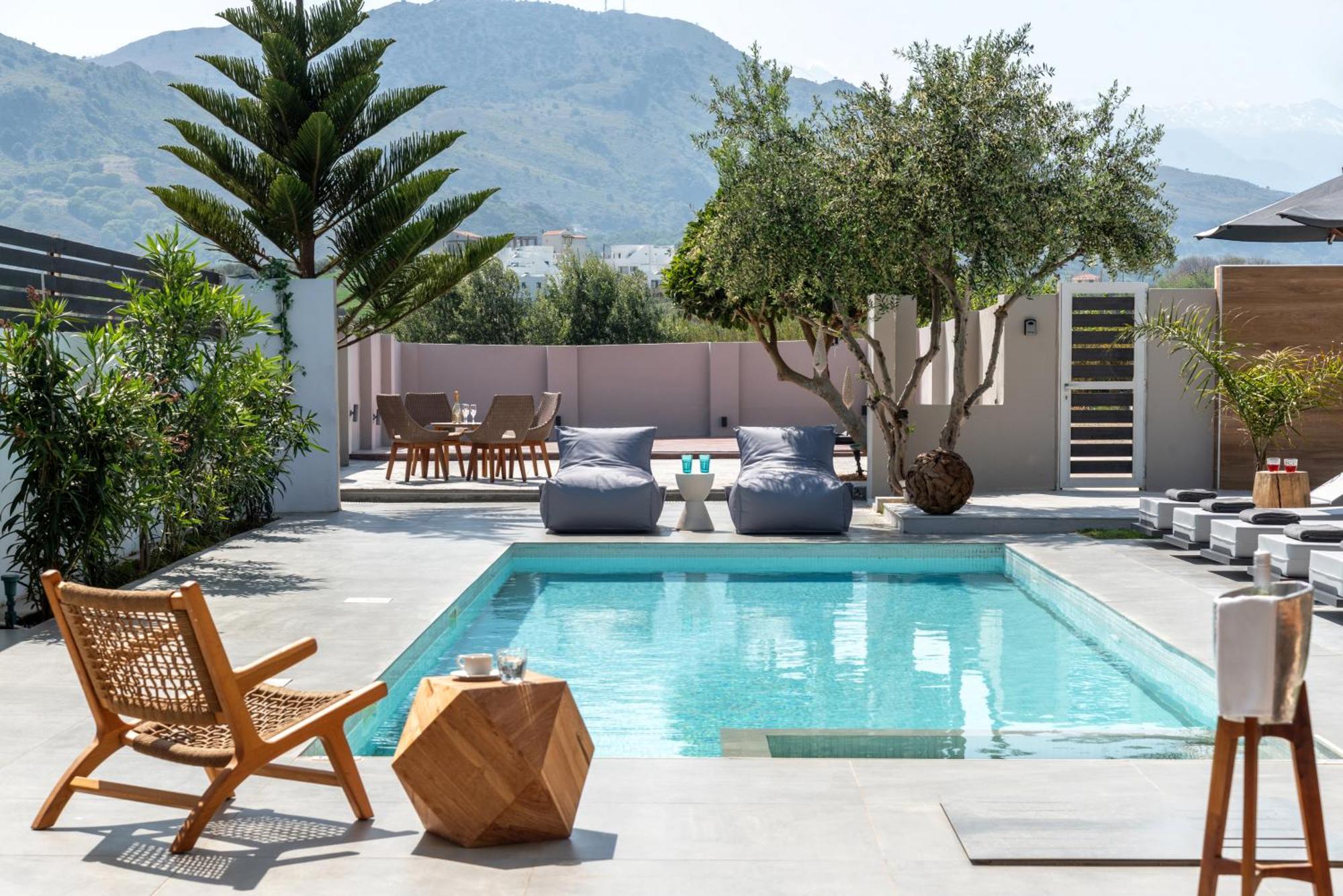 Hypnosis Beachside Villa With Private Heated Pool เยโอริยิอูโปลิส ภายนอก รูปภาพ