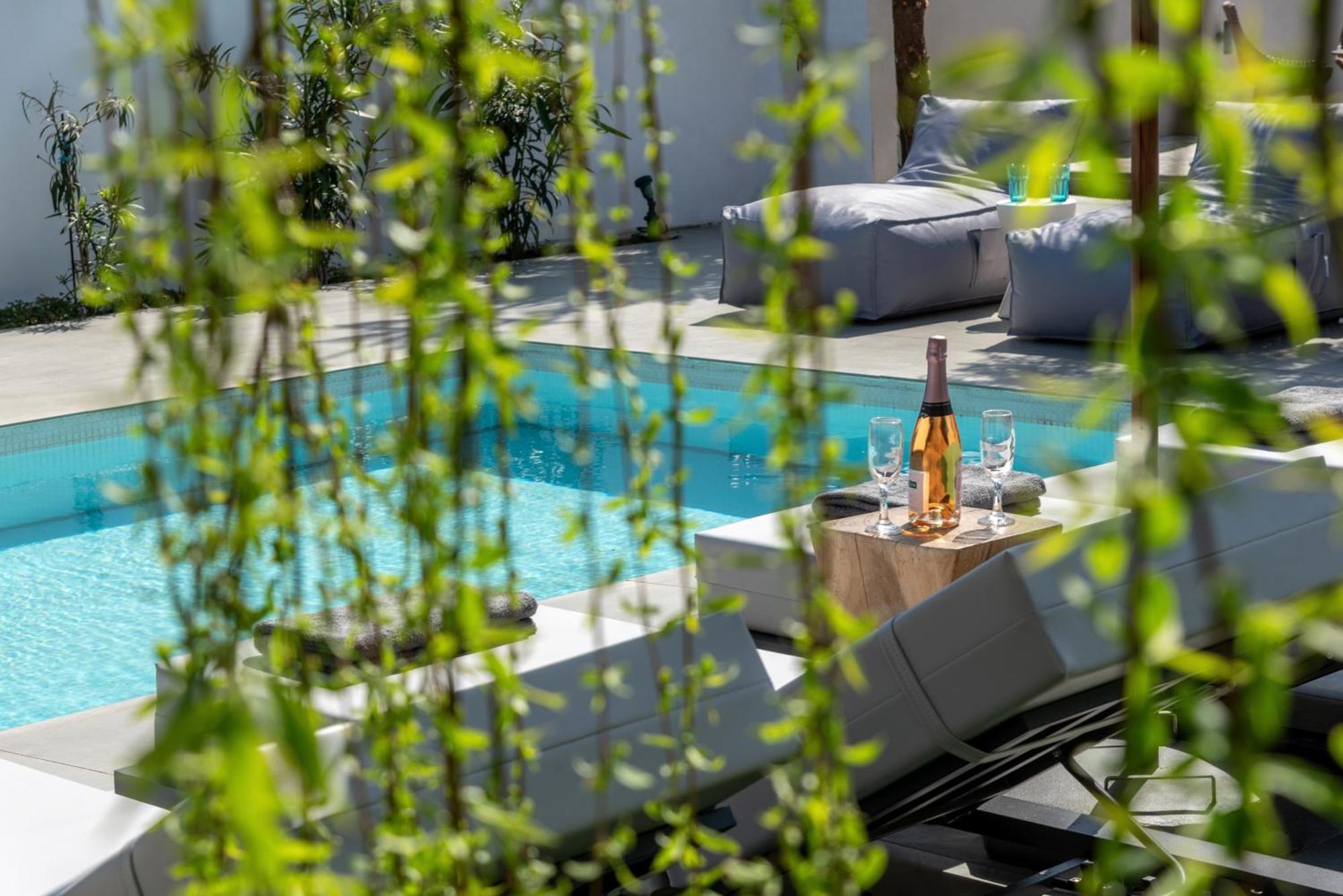 Hypnosis Beachside Villa With Private Heated Pool เยโอริยิอูโปลิส ภายนอก รูปภาพ